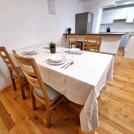 Vagnera Old Town Two Bedroom Apartment Riga